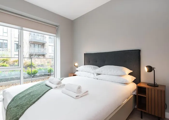 Daire Woodward Square