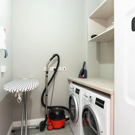 Woodward Square Апартаменты *